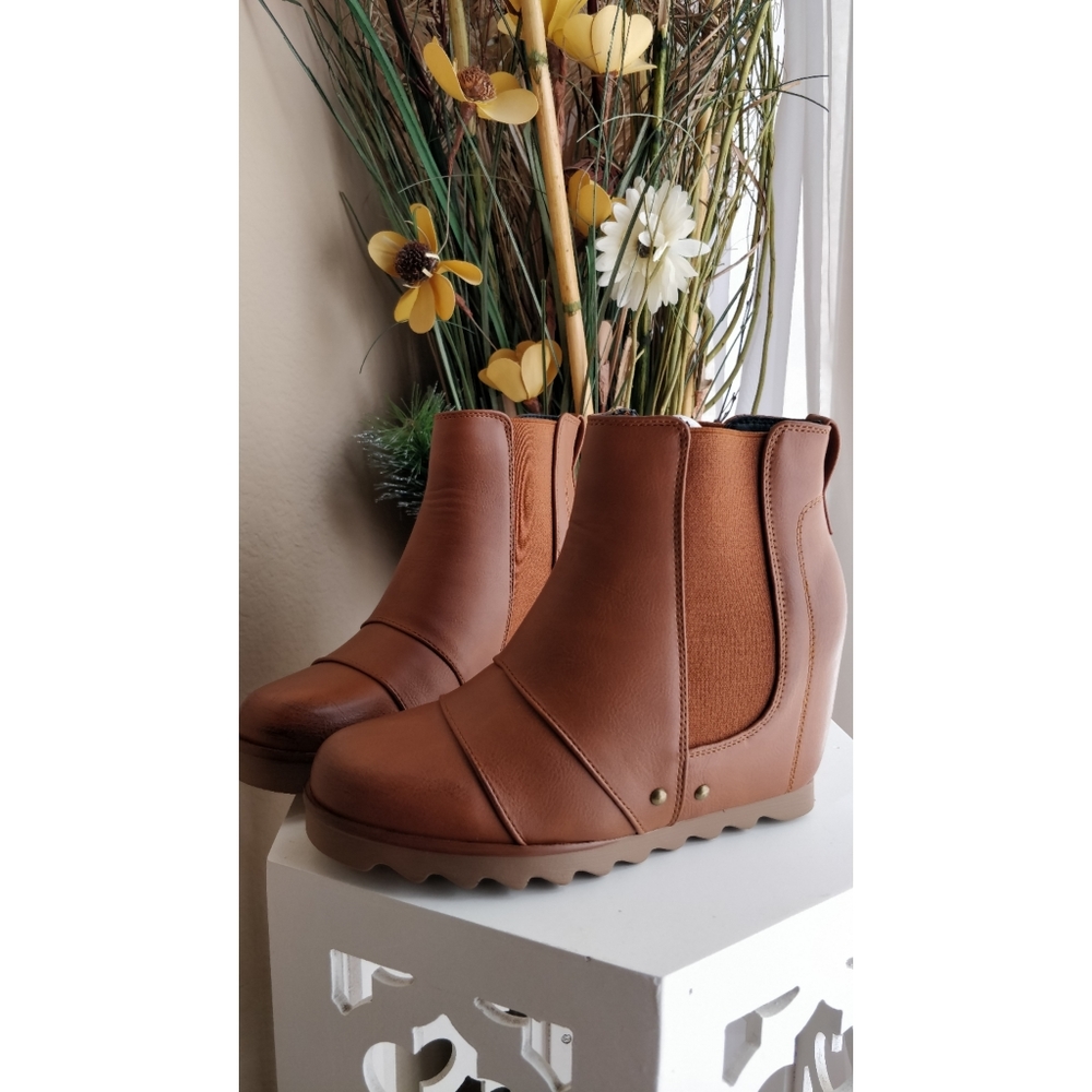 Brown ankle boots